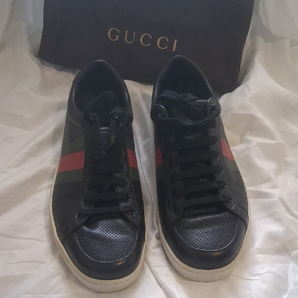 Gucci Men's Black and Red Sneakers - Picture 1 of 8